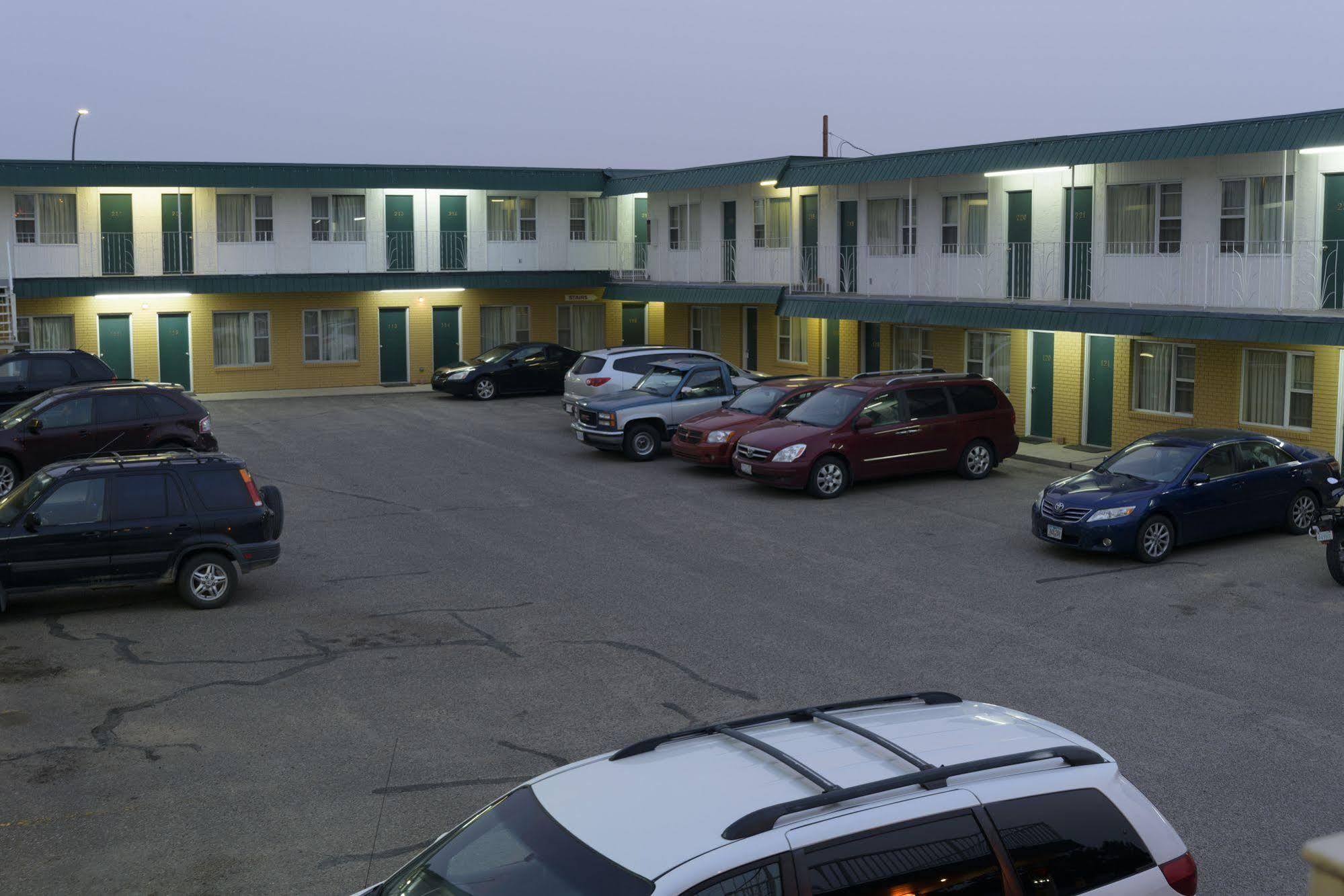 Sun-Dek Motel Медисин-Гат Екстер'єр фото